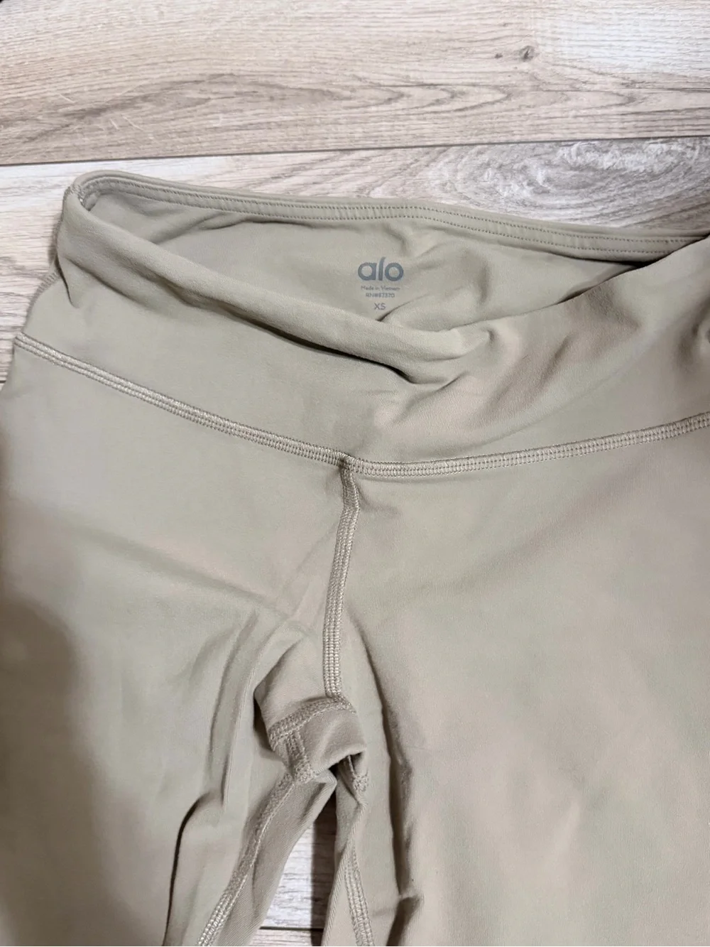 ALO Yoga Tan High-Rise Performance Leggings